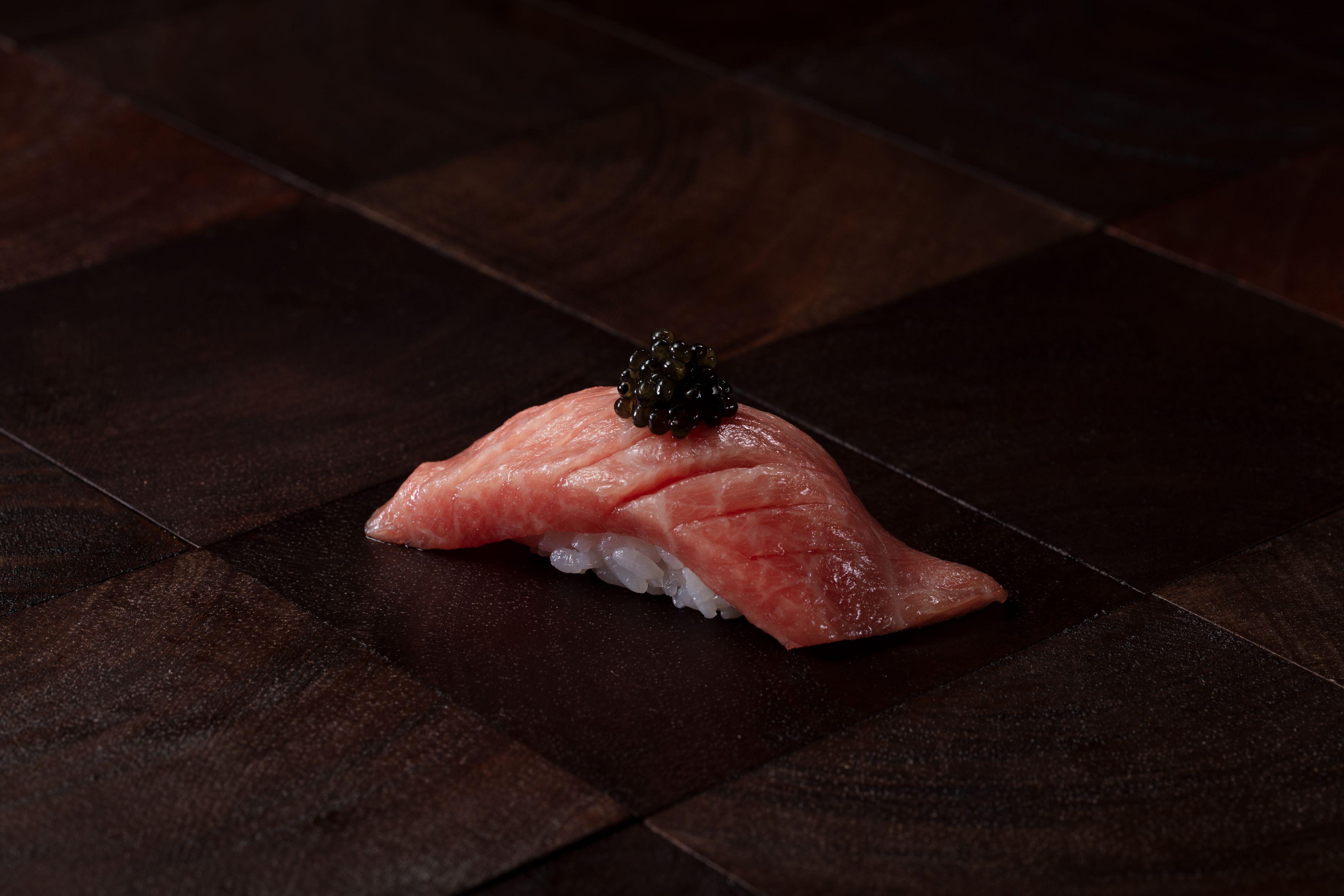 大吞拿魚腩配法國魚籽醬 (地中海產吞拿魚)($ 68/件)