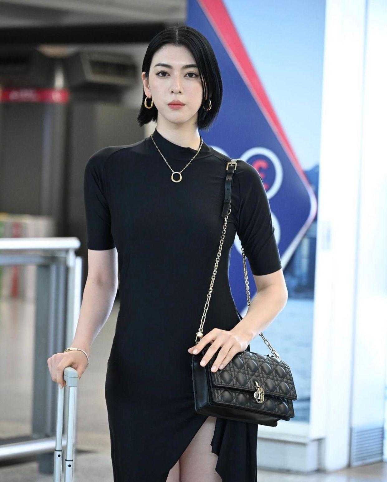 三吉彩花獲珠寶品牌邀請出席昨日在西九文化區舉行的高級珠寶展。