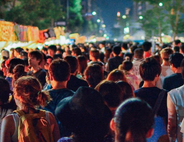 京都遊客增多,對酒店住宿需求大增。(互聯網)