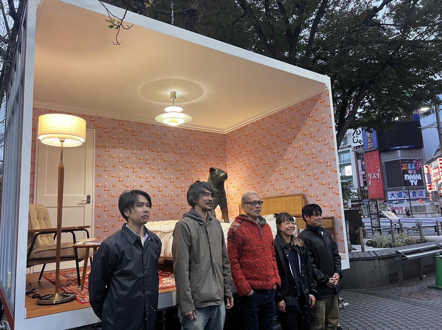 日本藝術家向忠犬八公致敬,特別打造八公像一日限定房間。(互聯網)