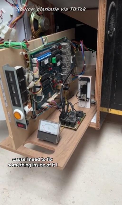 夾公仔機內部結構。(互聯網)