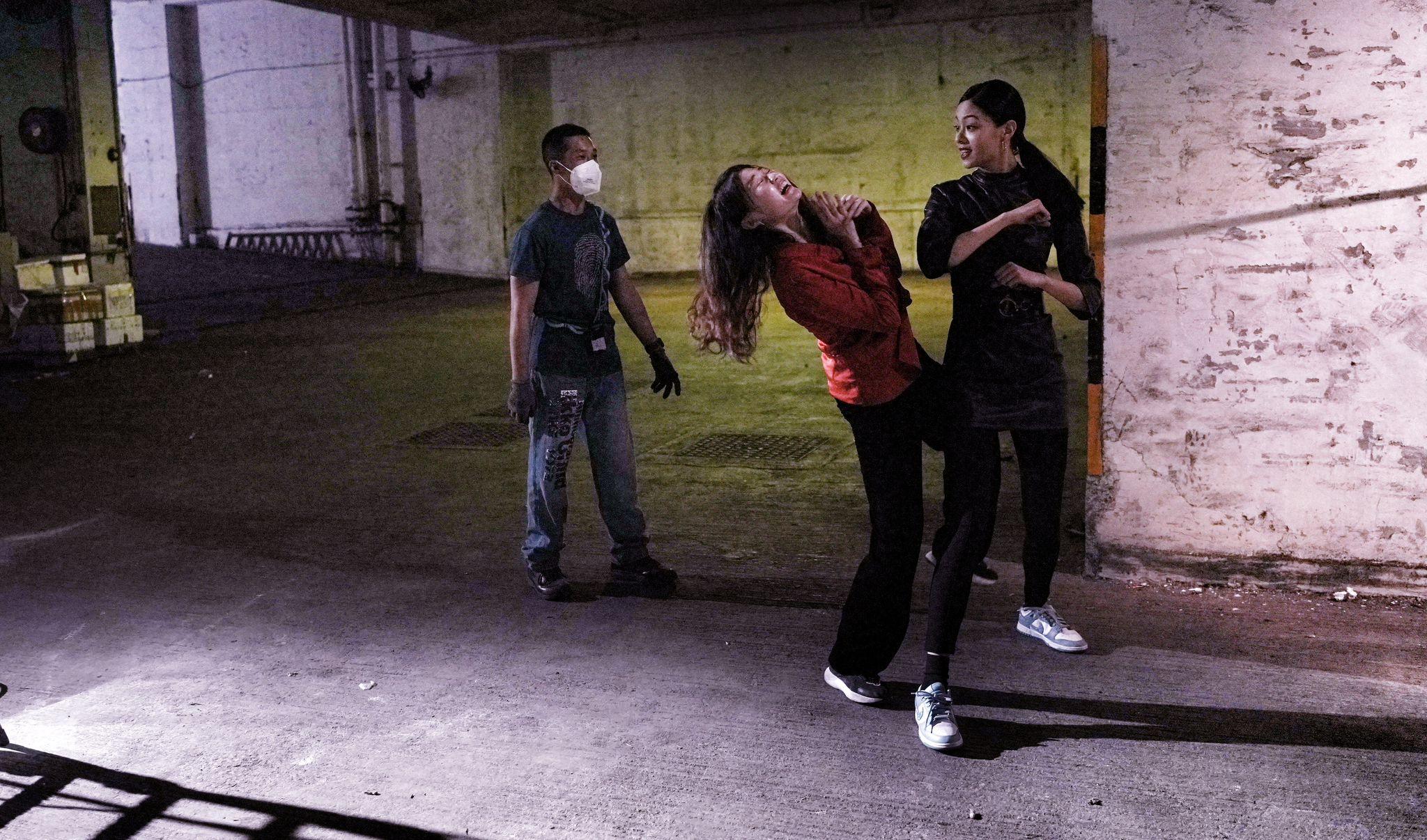 盧慧敏不慎打中周秀娜的嘴唇,令她壓力倍增。