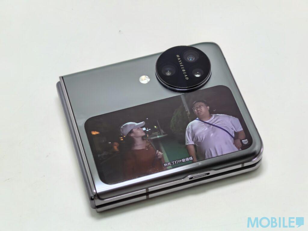 外屏支援多達60種程式應用。