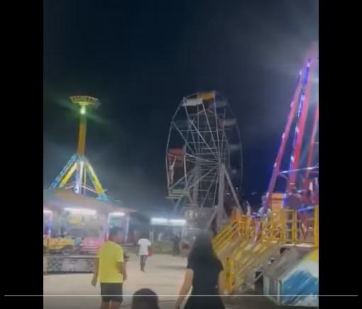 摩天輪發生故障。(互聯網)