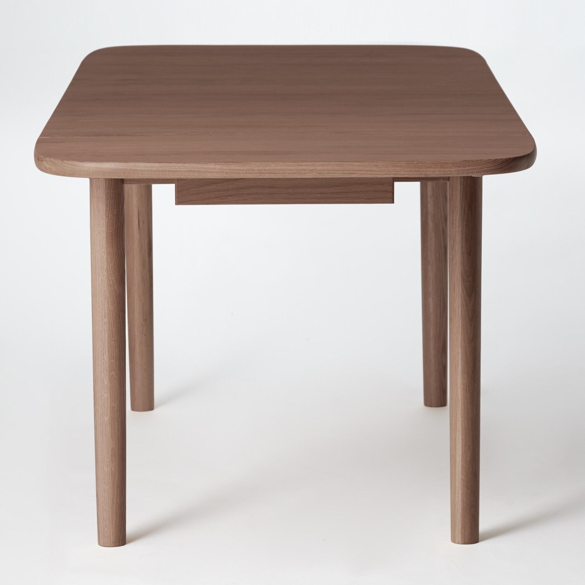 木製伸縮餐檯|原價:$5780 – $9500 優惠價:八折 ($4624 – $7600) 會員價:額外九折 ($4162 – $6840)