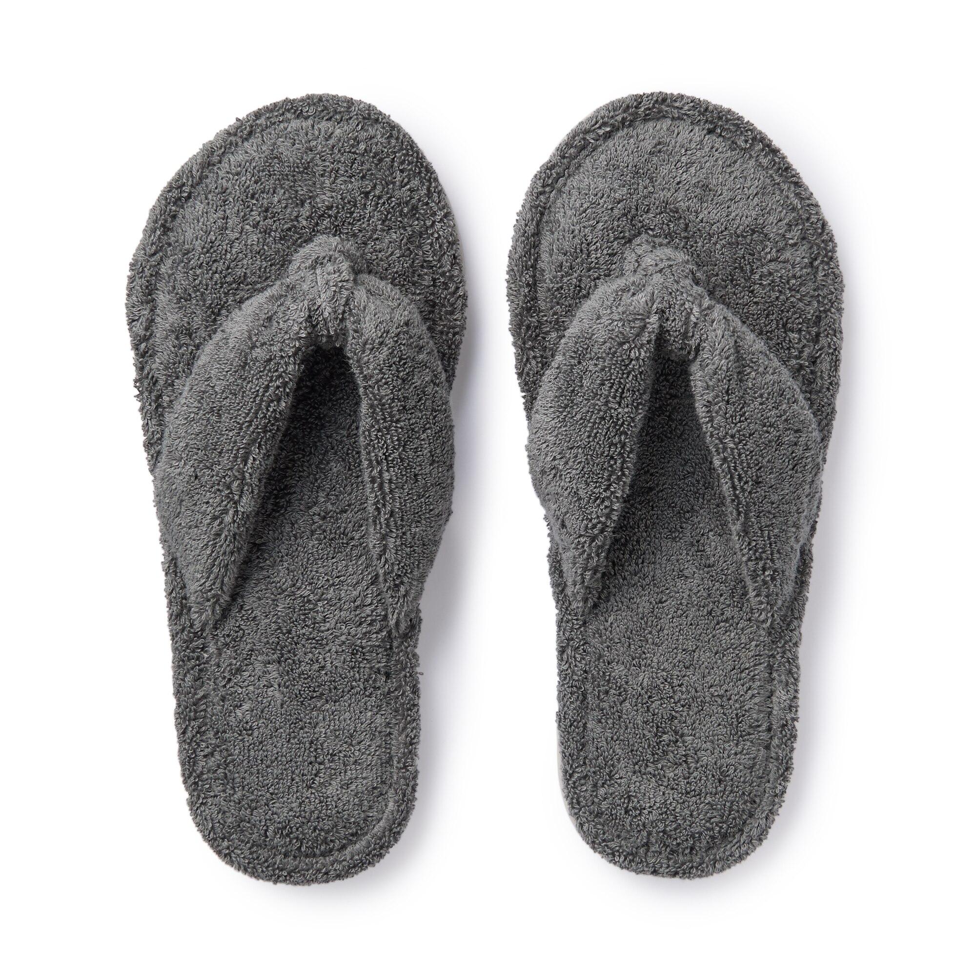 棉絨拖鞋|原價:$88 優惠價:八折 ($71) 會員價:額外九折 ($64)