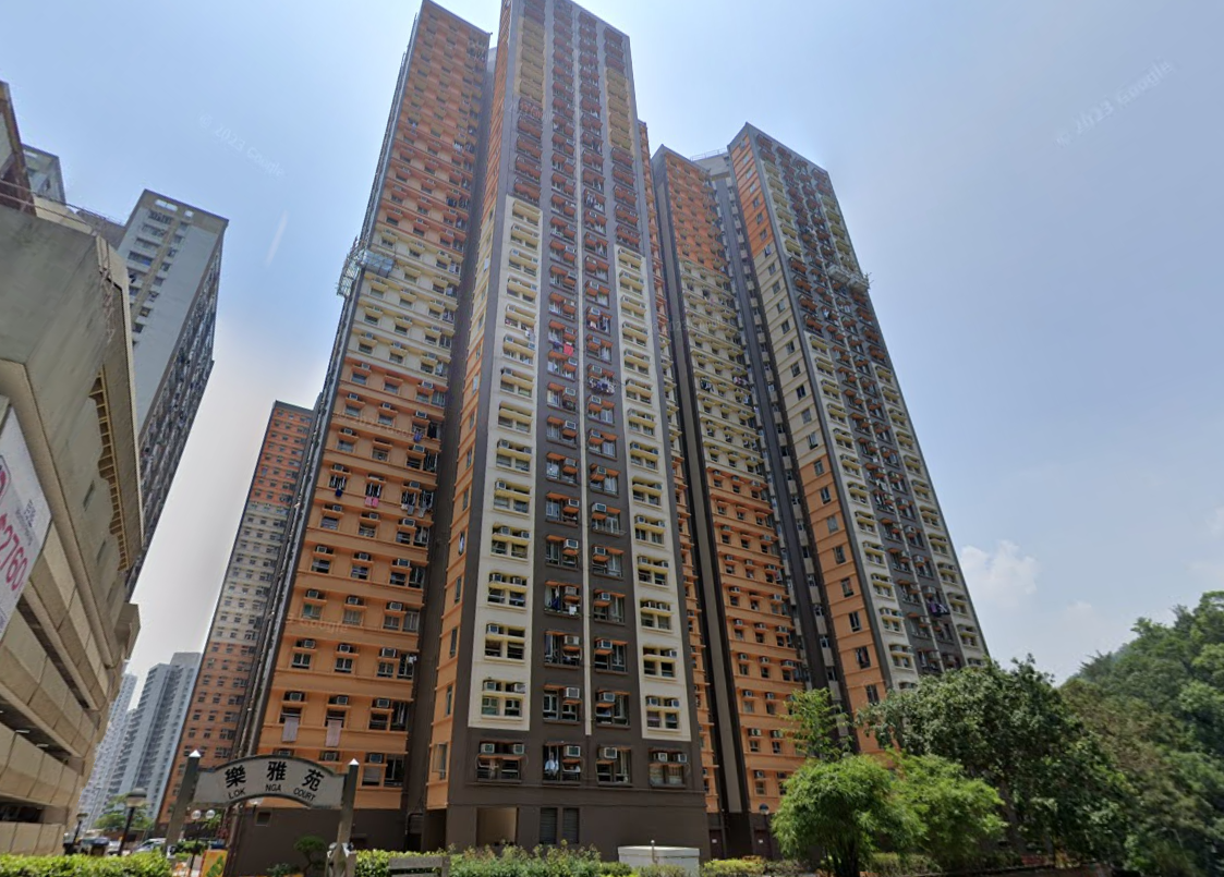 同區分支家庭睇中心牛頭角居屋樂雅苑樓價仍低水,居住環境清靜,遂斥資360萬元(已補地價)入市低層兩房自用。