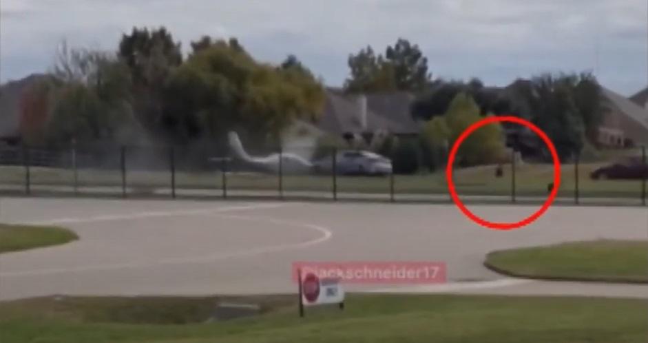 另有民眾拍到雷珀逃跑。(互聯網)