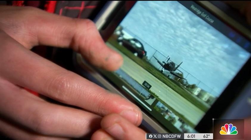 雷珀拍下小型飛機降落跑道。(互聯網)