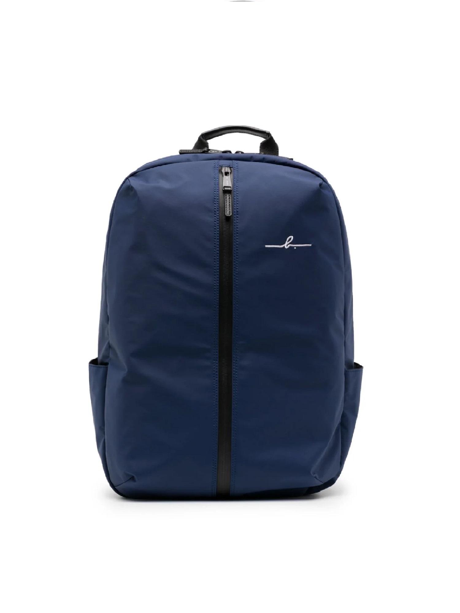 男裝尼龍背包|特價:HK$2,542 原價:HK$2,990