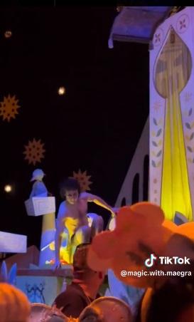 終於走下來。(互聯網)