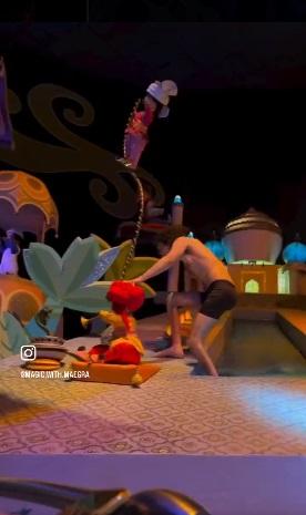 再爬上布景。(互聯網)