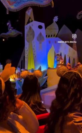 遊客好奇張望。(互聯網)