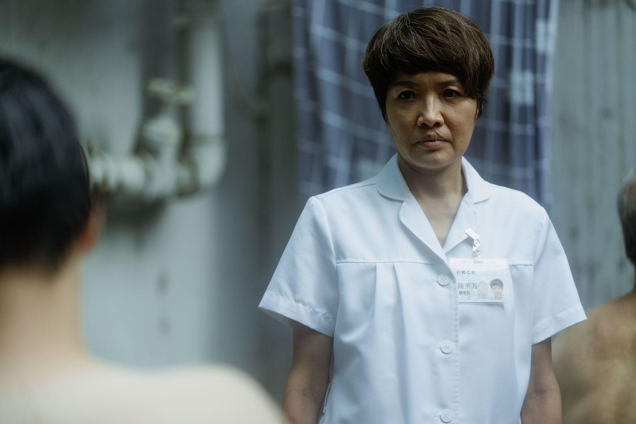 寶珮如飾演院舍看護芳姐一角也成為網民話題。