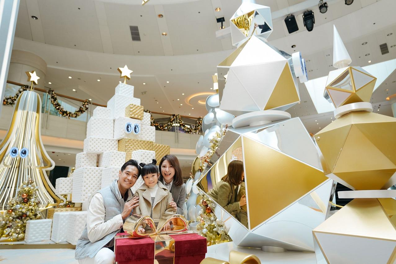 聖誕老人和聖誕精靈一同來到ELEMENTS圓方為一眾大人及小朋友送上無限驚喜與歡樂。