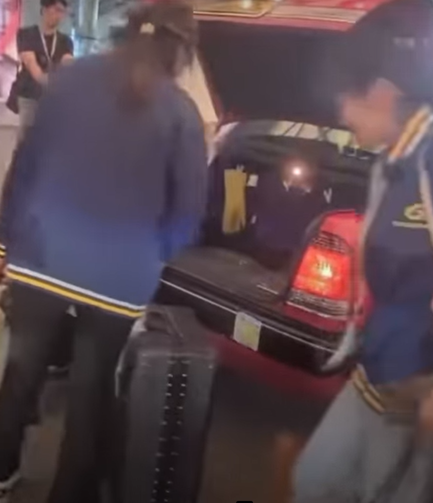 3拖篋女會展赴灣仔酒店 的士司機開天殺價150元 車尾張貼「嚴打黑的」