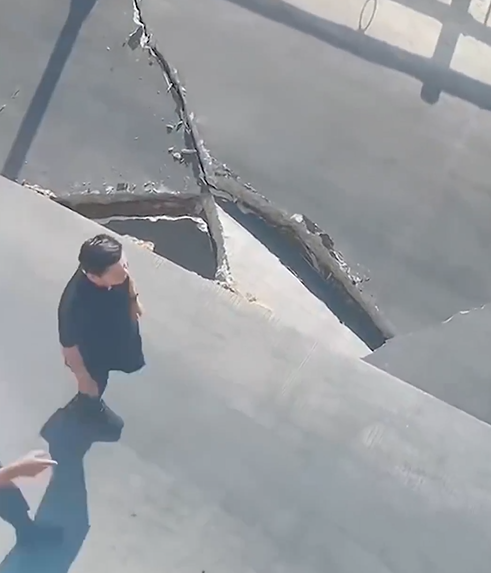 廣東汕頭驚現135米長路陷 斷成多截 官方稱水土流失