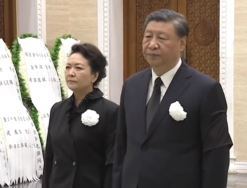 李克強遺體在八寶山革命公墓火化,習近平等領導人前往八寶山送別。(央視截圖)