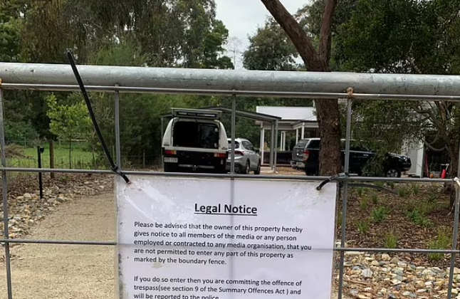 警方大舉搜查女疑犯寓所及車輛。(互聯網)