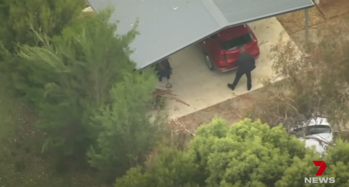 警方大舉搜查女疑犯寓所及車輛。(互聯網)