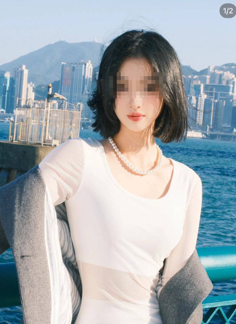 早前,一位由內地來港旅行的女生亦不例外,為了與海景打卡而特意去了紅磡碼頭留倩影。(圖片來源:小紅書)