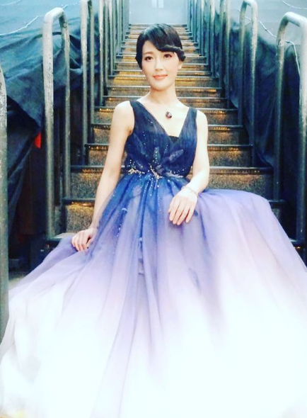 愛回家Ma姐何芷姍50歲生日被讚似廿歲(何芷姍IG)