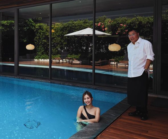 冲遊泰國|胡慧冲「冬蔭家族」冬蔭表妹前名布吉妹(胡慧冲IG)