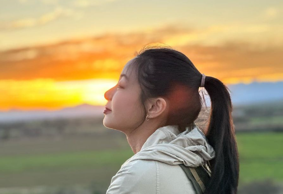 咖喱黃雅慧參加《全民造星IV》出道,現時兼職醫療美容機構醫生(咖喱黃雅慧IG)