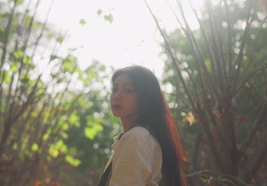 咖喱黃雅慧參加《全民造星IV》出道,現時兼職醫療美容機構醫生(咖喱黃雅慧IG)