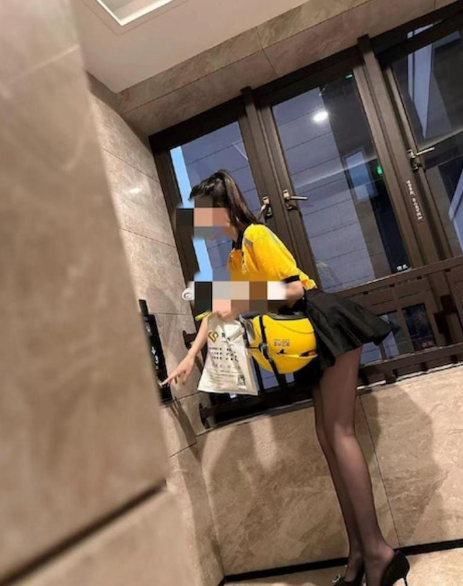 有指在他們的店鋪中選購一碗普通的牛雜河的話,需付金額竟然高達人民幣1,400元,即約港幣1,500元食一碗粉!(圖片來源:抖音)