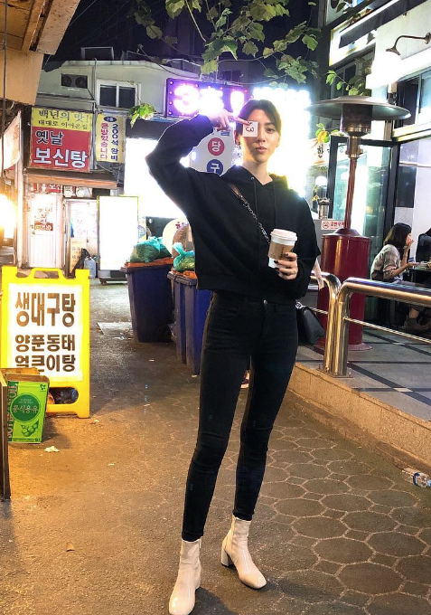 三吉彩花IG Followers達215.3萬(三吉彩花IG)