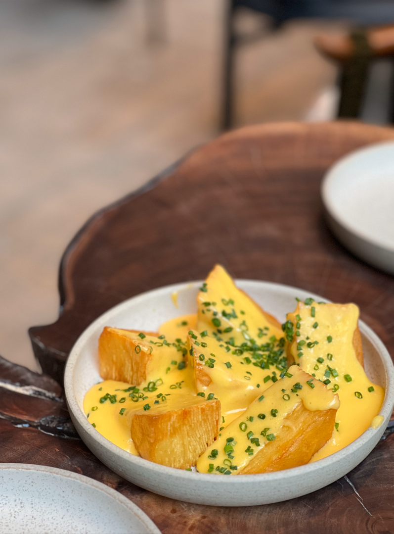 除欣賞權叔的作品外,店內食材均是與本地農場合作的,大家不坊一試。(攝:Maggie))