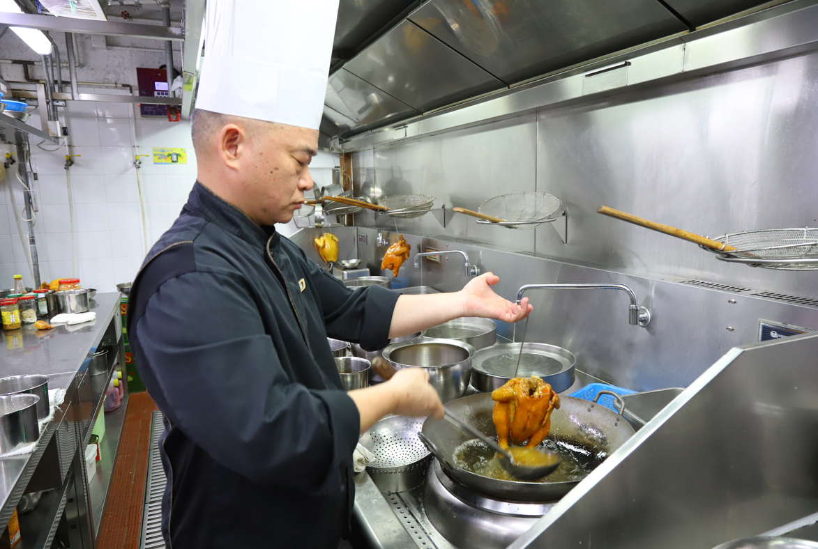 林偉良總廚除了盡得翁生真傳外,更在人品上獲得盛讚。(攝:羅錦鴻)