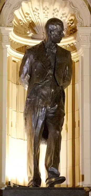 菲臘親王雕像。(互聯網)