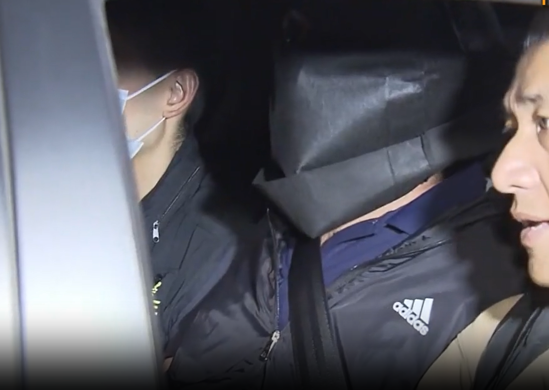 警方以謀殺罪拘59歲持雙程證入境男子 涉1991年深水埗持械劫殺案(now新聞截圖)