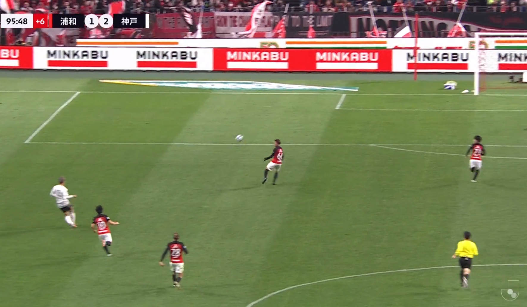 大迫勇也把握機會射空門。(影片截圖)