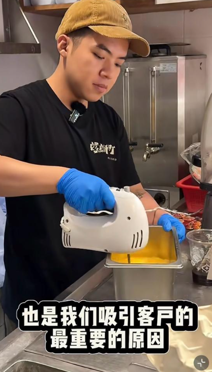 早前,一位在武漢大學畢業的內地男生在接受博主訪問時,就表示自己雖然在內地知名大學畢業,更主修財務管理這個尚算熱門的學科。(圖片來源:小紅書)