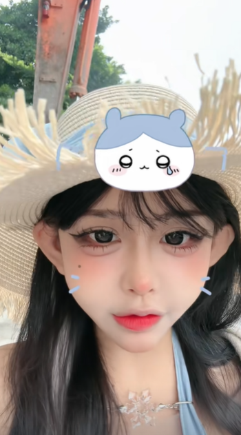 抖音網紅「剛滿18歲」,不過網民指實際年齡是32歲(抖音截圖)