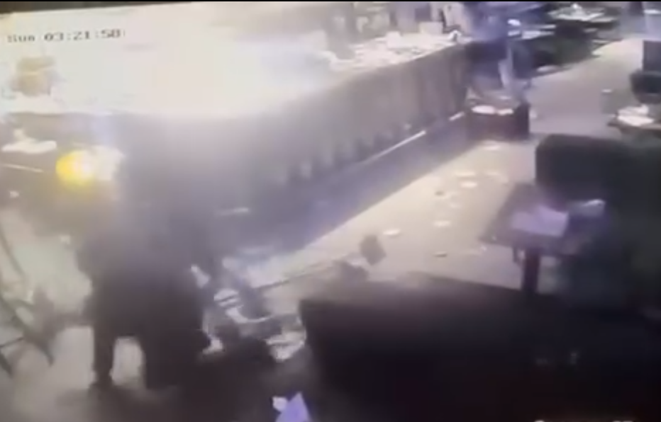 6名刀手及後狼狽逃離現場,過程約20秒