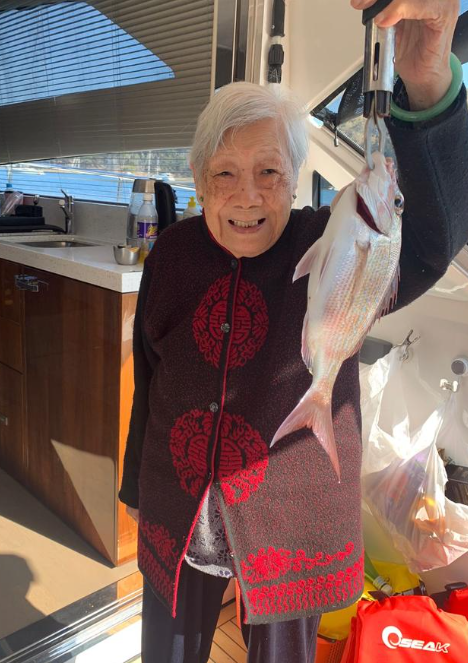 Helen指奶奶一直非常開朗和忙碌,積極的生活方式是她長壽的主因