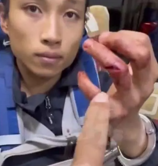 事後當地警方拘捕一名中國籍男子,在他身上搜出多部手機,其中一部屬於小濤。