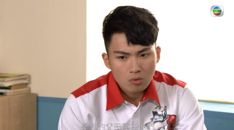 事主憶述當時「都係平時啲師傅咁先批腳皮同剪腳甲」,而因為他「太眼瞓睡著了」,沒料到突破有一下「勁痛令我醒咗,發現佢幫我批走晒腳趾公啲腳甲!」(圖片來源:TVB《愛·回家之開心速遞》劇照)