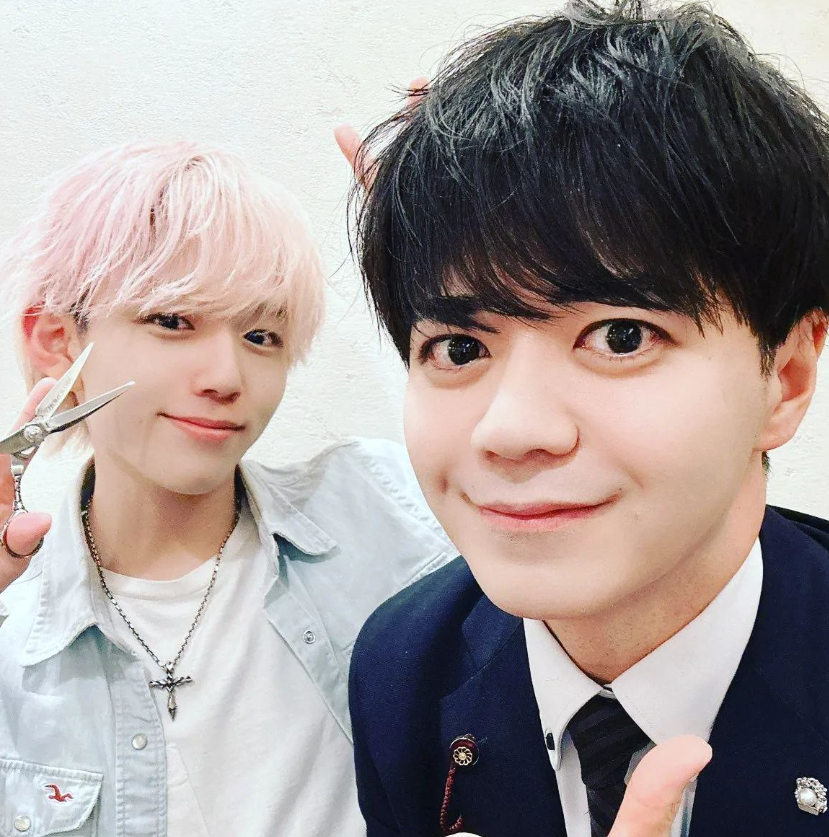 上畠寛弘(右)減肥後。(上畠寛弘IG)