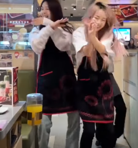 內地多個城市的海底撈分店侍應大跳名為「科目三」的舞蹈,於社交平台抖音爆紅