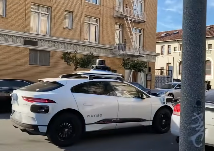 Jo Kesse利用應用程式叫車後,的士在5分鐘後抵達