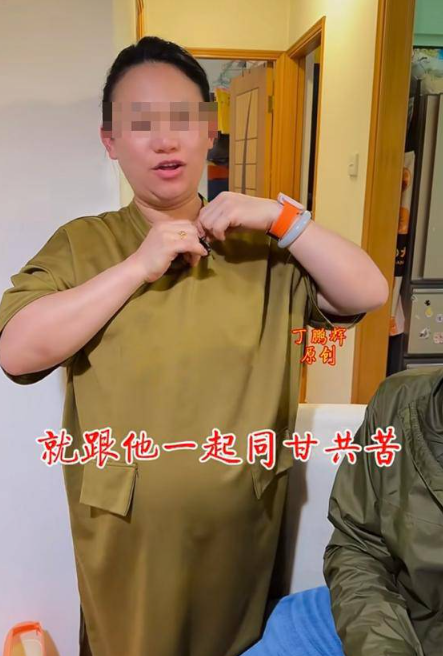 在還清債務後,他決定開設自己的清潔公司,主力為商場和唐樓提供清潔服務,更從劏房搬到約430平方呎的兩房一廳單位,月租15,000元。(圖片來源:小紅書)