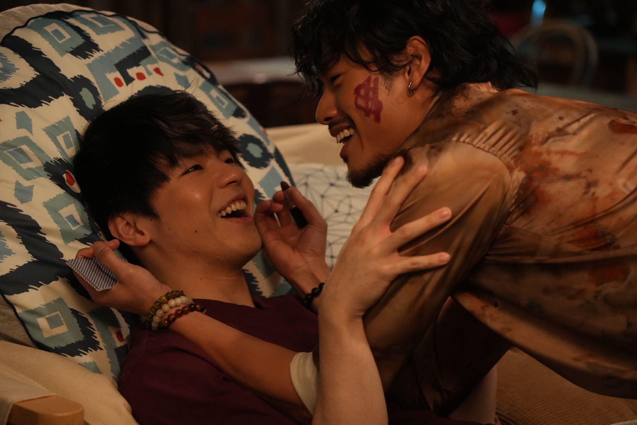 黃溢濠在青春熱血電視劇《冰上火花》中是冰球隊「火花隊」的隊員之一。