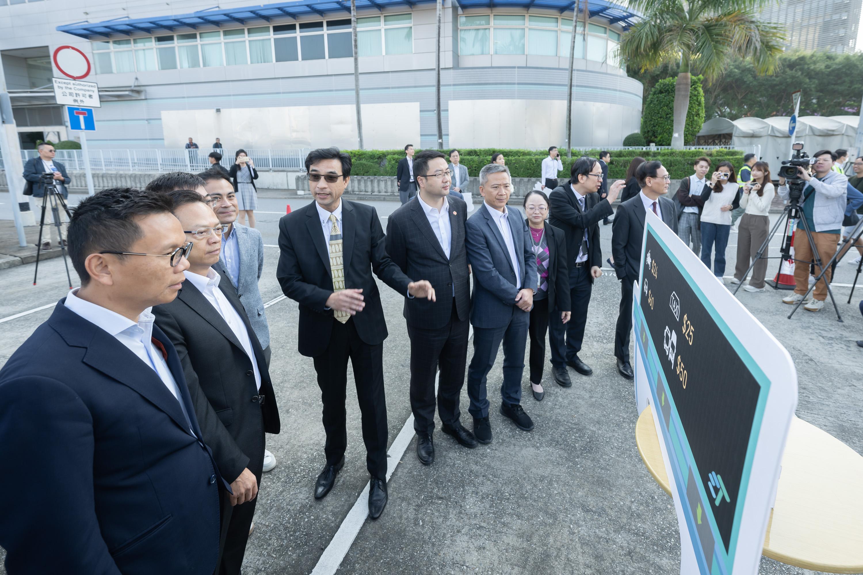 三隧分流|陳恒鑌:三隧已飽和 冀下月實施分時段收費可改變出行習慣