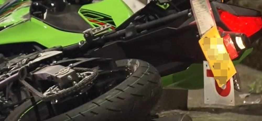 涉事電單車掛有暫准駕駛執照P字牌。(電視截圖)