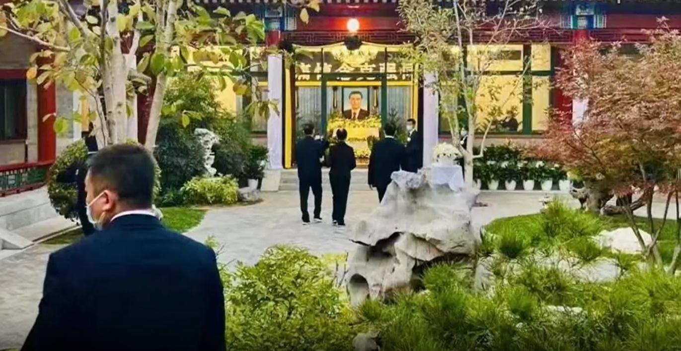 網上流傳疑似李府靈堂照片。(微博)